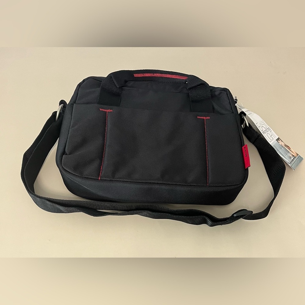 Belkin Top Load messenger laptop bag
